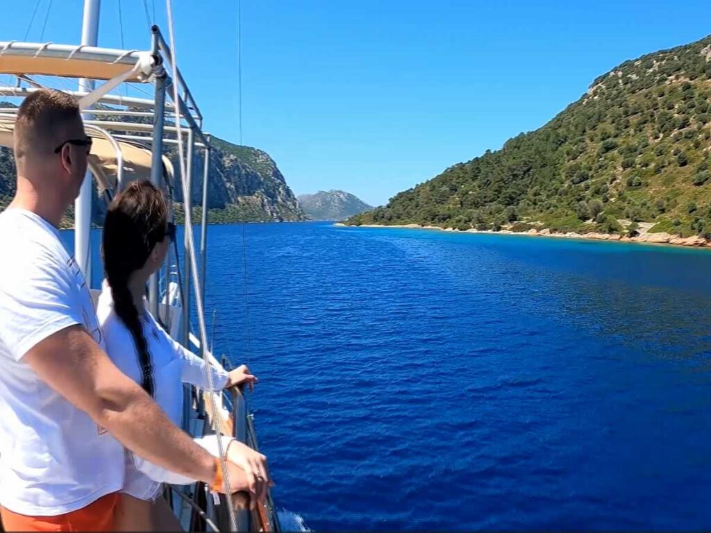 экскурсия на лодке по Эгейским островам . самая красивая экскурсия на лодке в Мармарисе