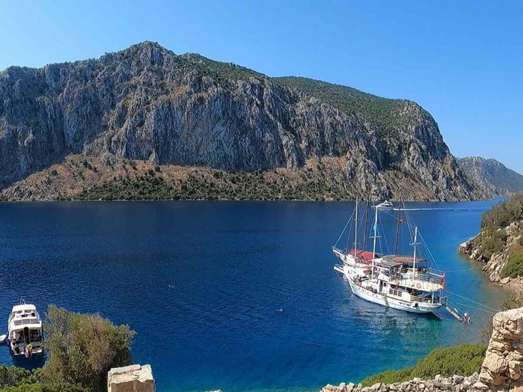 Экскурсия по островам Эгейского моря на яхте "Troya"