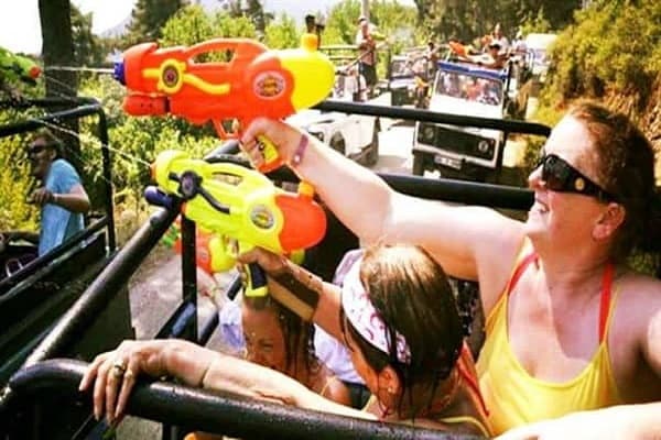 su tabancası ile eğlence jeep safari turu