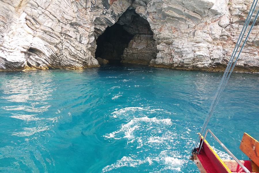 marmaris tekne turu kapsamında görülen fosforlu mağara